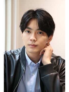 ネイビー(NAVY) ハイナチュラルセンターパート 韓流ヘアで女子ウケ◎