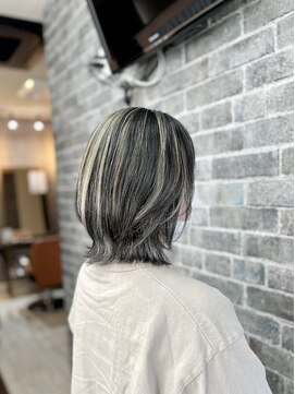 トリップレヴィア(Trip REVIA) バレーヤージュ風ハイライト＋ウルフミディ/20代30代40代クール