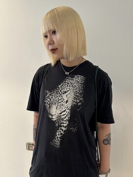 ニコフクオカヘアーメイク(NIKO Fukuoka Hair Make) [NIKO]ハイトーンカラー/ぱつっとボブ/ハイトーンボブ