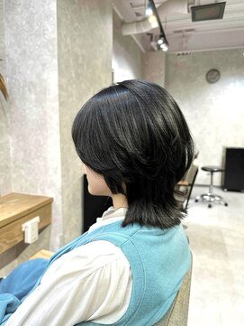 コンフィー(comfy) ウルフボブ