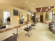 セット面6席の広々とした空間です♪