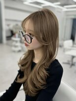 アマトウキョウスマートサロン(AMA TOKYO×Smart Salon) ヘーゼルベージュ ブリーチなし レイヤーカット 海外風