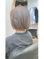 ハイク(HYKE)&nbsp;シルバーグレージュ×切りっぱなしボブ