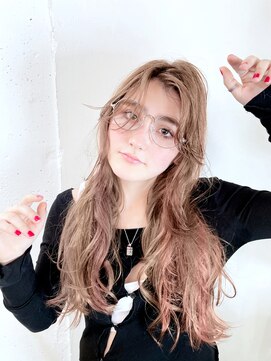 カゼ ダイカンヤマ Kaze DAIKANYAMA ピンクブラウンミックスのフロントレイヤースタイル