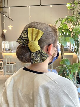 ソーコ(SOKO) シニヨンヘアアレンジ！