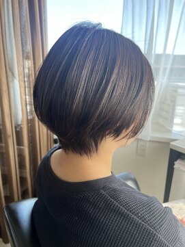 コアフィールフィス(COIFFURE fils) 《見附　今町》M3D ダークカラー　ショートボブ