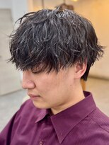 フゥ 宇都宮(FeU)&nbsp;ツイストスパイラルパーマシャドウパーマメンズセンターパート