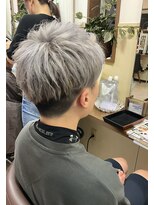 コア フィール ア デイ(COIFFURE A DAY) 【見附 今町】メンズカラー ホワイトカラー グレーカラー
