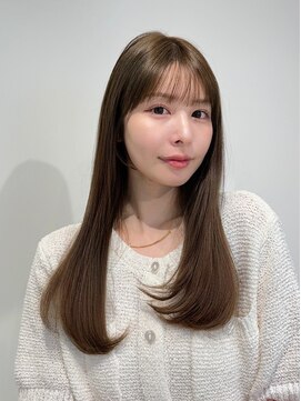 レイヤーカット　顔周りカット　オリーブベージュ