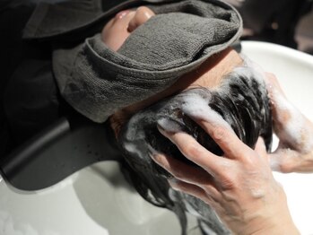 スリープ(Sleep)の写真/サロン帰りは仕上がり以上の満足感。心身の疲労を取り除くこだわりのヘッドスパで究極の癒やしと頭皮ケア◎