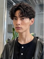 トリッカ シブヤ(TRICCA SHIBUYA)&nbsp;メンズカットパーマフェザーニュアンス毛流れセンターパート渋谷