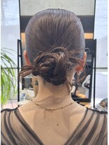 コティ(Kotii) お呼ばれに人気のシニヨンアレンジ