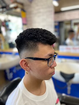 カットハウス 濡れパンスキンフェード