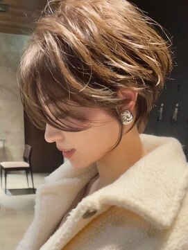 ビューエヒメ(VIEW EHIME) 前髪大人かわいい美髪ホワイトグレージュネビージュショートボブ