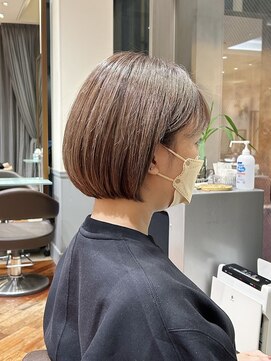 ビュートリアム 梅田(BEAUTRIUM) ミニボブ/ショートボブ/耳かけショート/前下がり/内巻き/茶屋町