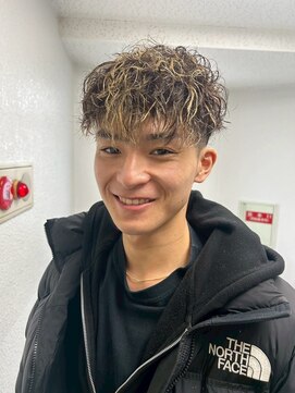 メンズサロン キング 枚方店(Men’s salon K!ng) 波巻きツイストスパイラルパーマ/フェザーパーマ/眉毛/メンズ