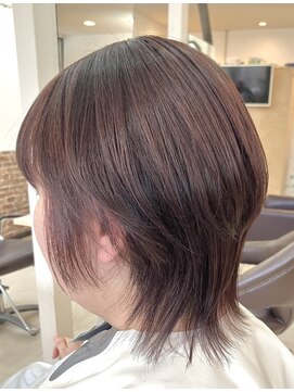 カットハウス はさみの部屋 ウルフレイヤー/大人ショート/縮毛矯正/前下がり/流しバング