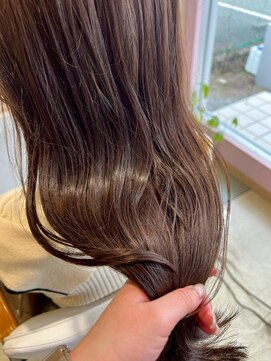 ムーム(Momb) ツヤブラウン×ロングカラー【折戸限定】