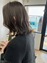 フィルム(FiLMs)&nbsp;透明感グレージュ/艶髪/ミディアムレイヤーボブ