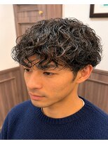 ミリオンバックス 上野(Million Bucks)&nbsp;MEN'S HAIR刈り上げセンターパート波巻きツイストスパイラル