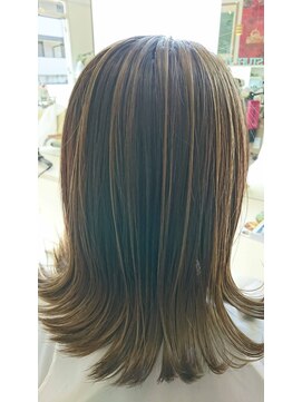 スタッフ イット ヘアー ナチュラルコントラストバレイヤージュ×ボブ♪