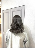 オリーブグレージュカラー