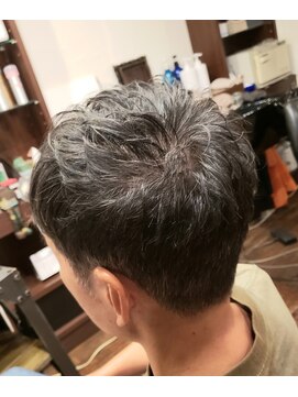 アスーリ Asuri ナチュラルパーマ風爽やかショートスタイル刈り上げツーブロック