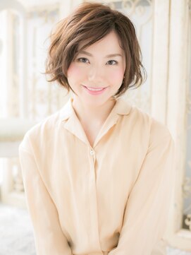 エン(eN.) カーキベージュ小顔ふわミディ20代30代40代a流山おおたかの森