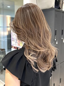 ブリッツバイレボ 船橋(BLITZ by REVO) 白髪ぼかしハイライト@yuuka_revo【船橋/船橋駅】