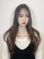 レヴィア(REVIA)&nbsp;レディースミディアムレイヤースタイル