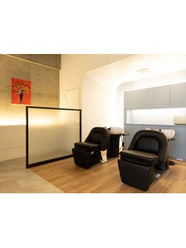 マンツーマンでの施術でご納得していただける技術をご提供いたします。落ち着いた雰囲気で特別な時間を。