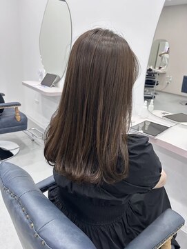 リノ(Lino) くすみベージュ/セミロング/ツヤ髪