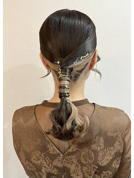ミラ(Mila) 艶々タイトローポニー★結婚式お呼ばれヘア