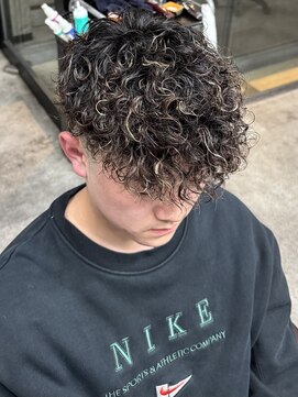 イーラ(era) スペインカールメッシュ前下がりマッシュ束感