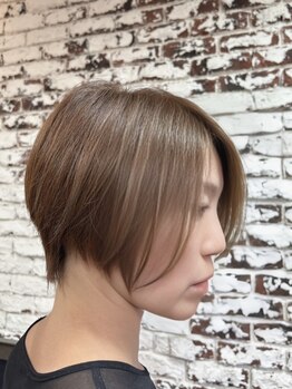 ドルフ(DORUF)の写真/どこから見ても上品で美しいシルエットに＊骨格を見極めた小顔にみえるカットで大人女性の魅力を引き出す＊