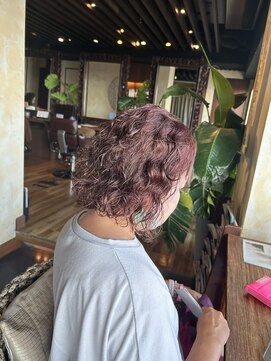 アンツ サザンリゾート 茅ヶ崎店(ANT'S Southern Resort) ミディアムヘア/ピンク/パーマスタイル/茅ヶ崎