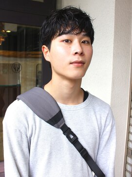 オーオ シカシカ(OOO YY) くせ毛風マッシュパーマ/無造作パーマ