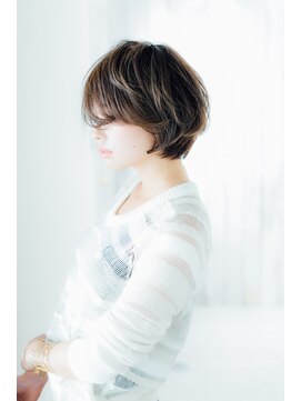 ミュリール(MiULiiR) 丸みショート　イルミナカラー／ TOMMY