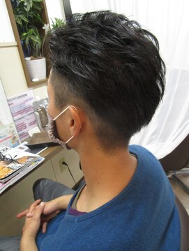コアフィールフィス(COIFFURE fils) 【見附　今町】大人のオールバック　ツーブロック