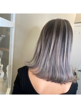 シウン(SIUN.) バレイヤージュカラー