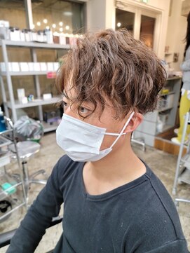 フィフス 原宿(fifth) センターパートツイストスパイラルパーマツーブロックマッシュ