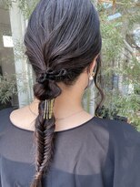 プレイ(Play)&nbsp;ひと癖ある参列ヘアセット