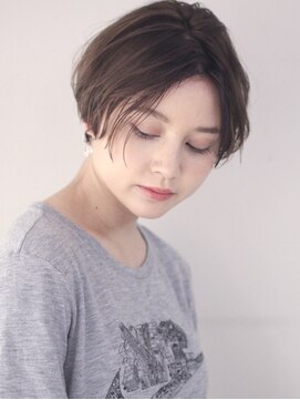 サーカス バイ ビュートリアム 青山(CIRCUS by BEAUTRIUM) 前髪長め　ショートヘア　ショートボブ　耳かけショートボブ