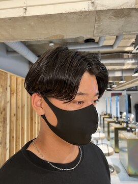 アカ(ACA) センターパートニュアンスパーマメンズマッシュパーマ札幌大通