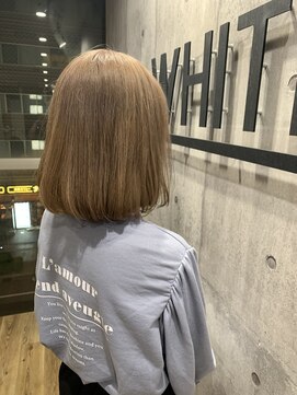 アンダーバーホワイト 南海難波店(_WHITE) ミルクティーベージュ