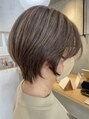 リコ(Lico)&nbsp;大人くびれショート×白髪ぼかしハイライト