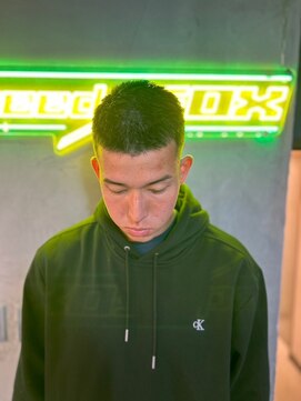 グリーディーフォックス 代々木(Greedy FOX) 波巻き/ハイライト/マッシュパーマ/ウルフ[シェービング]