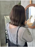ブリーチなしオリーブグレージュ切りっぱなしボブ