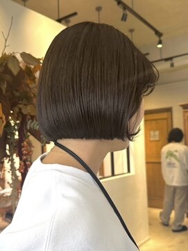 ラーサ(LaHzA) マッシュショート前下がりショートボブオン眉ショート前髪短め