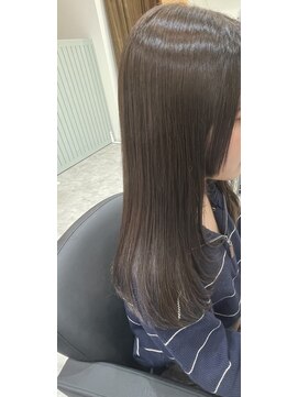 リラ(Rira) セミロングレイヤースタイル